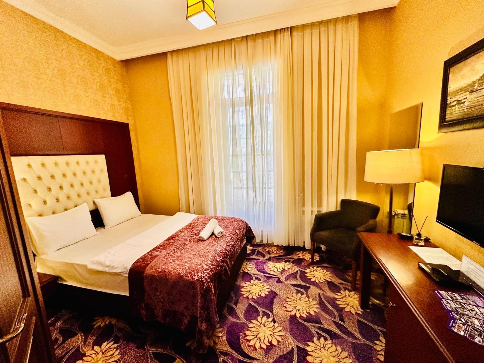 Clover Formula 1 View Hotel