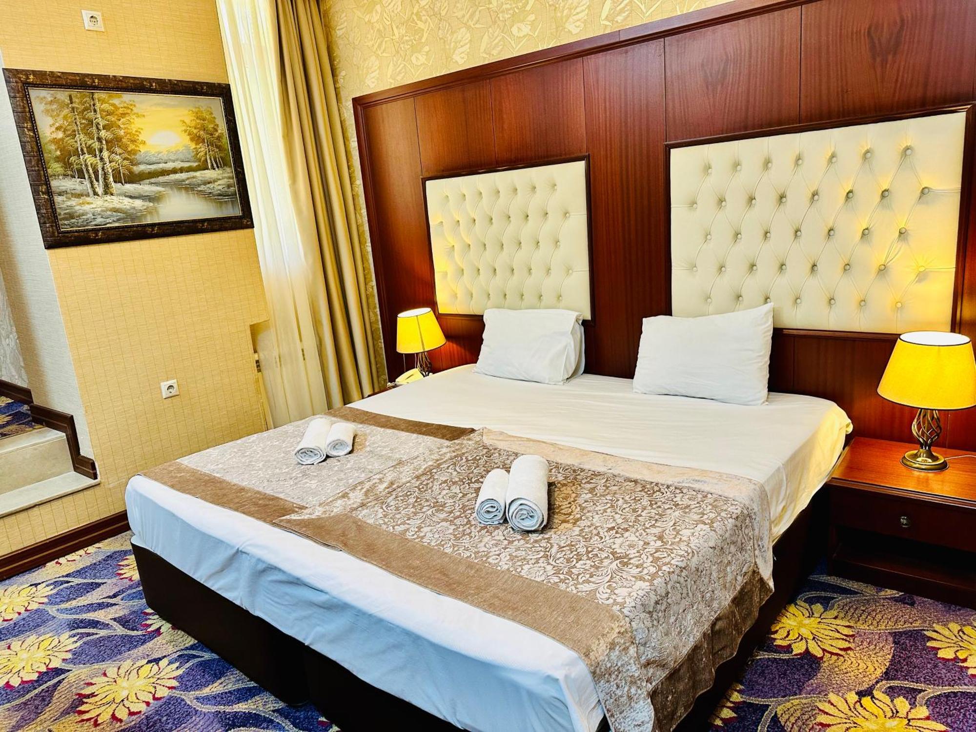 Clover Formula 1 View Hotel 4*